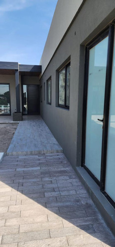 Casa En Venta 3 Dormitorios Ibarlucea