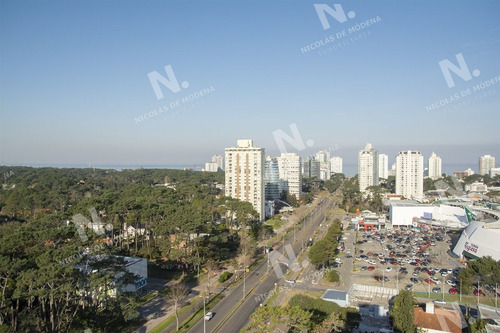 Imagen 26 de 28 de Hermoso Departamento En Venta Con Agradable Vista. - Punta Del Este Roosevelt
