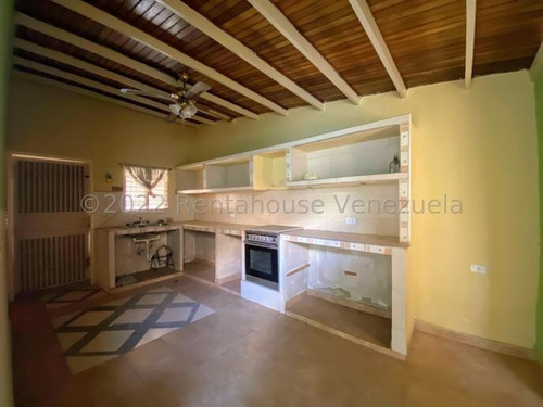 Imagen 6 de 30 de Casa En Venta Al Este De Barquisimeto Urbanización Cerrada Con Vigilancia Privada.gabriela C. #23-6871