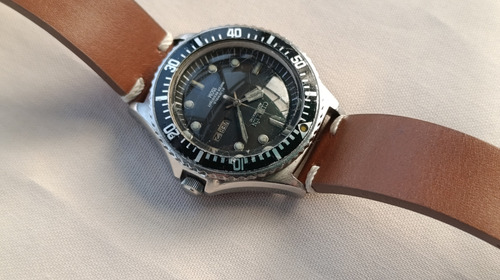 Reloj Citizen Diver 51-2273 Buzos Tácticos Malvinas 1981 Marrón Negro Negro (Usado)