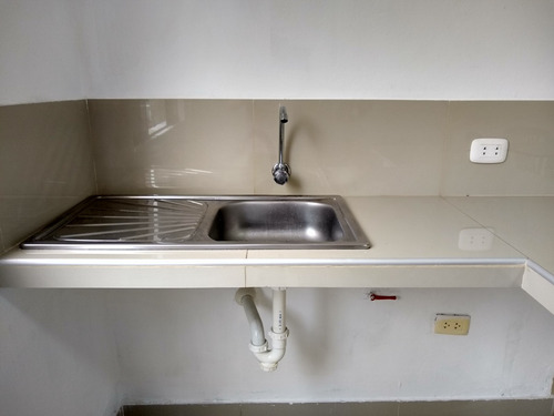 Imagen 19 de 25 de Minidepartamento En San Borja, Departamento En San Borja, Departamentos En San Borja, En Avenida Rosa Toro Cuadra 9 Cruce Con Canada Cuadra 35, Excelente Zona Comercial Todo A La Mano