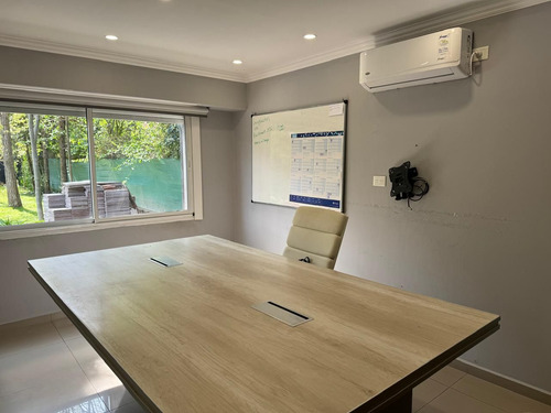 Venta De Casa 5 Amb. Parque, Pileta , Parque Lelor, Ituzaing