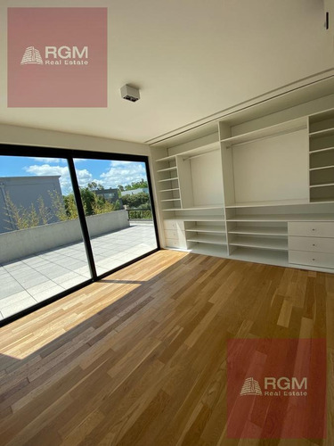 Imagen 16 de 30 de Moderna Casa - Los Lagos