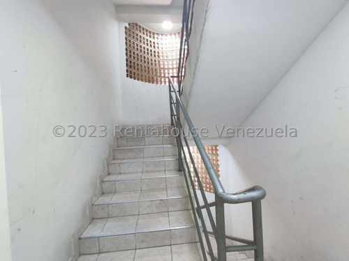 Amplio Y Comodo Apartamento En Obra Gris Para Ser Diseñado A Su Gusto, Edif. 24-8103 Irrr
