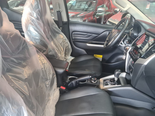 Mitsubishi L200 Triton 2.4 16V TURBO DIESEL SPORT HPE CD 4P 4X4 AUTOMÁTICO