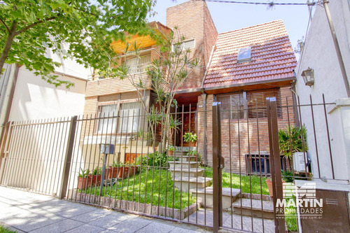 Casa 5 Amb En 3 Plantas Con Jardín Y Playroom - La Lucila