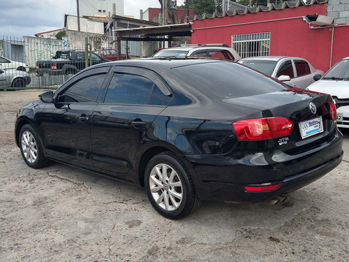 Volkswagen Jetta 2.0 Comfortline Flex 4p Automática 2014