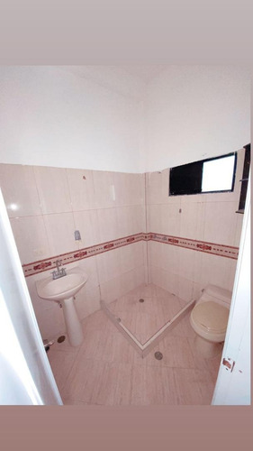 Imagen 12 de 15 de Venta De Casa Quinta, Sector Colinas De Pirineos. Adlz