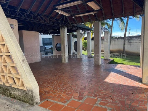 Yoselin Cabesas Vende Apartamento En Cabudare 25-5670 Yc