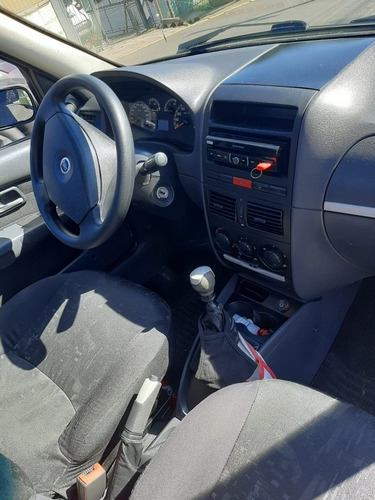 Imagem 6 de 8 de Fiat Siena 2005 1.3 Elx Flex 4p
