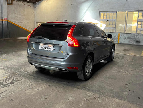 Volvo XC60 2.5 T5 Momentum