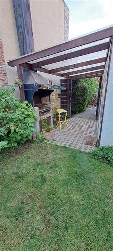 Casa En Arriendo De 4 Dorm. En Lomas De Montemar Concón