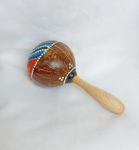 Imagen 3 de 4 de Maraca De Coco Pintada
