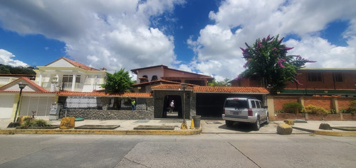 Espectacular Casa En La Lagunita 