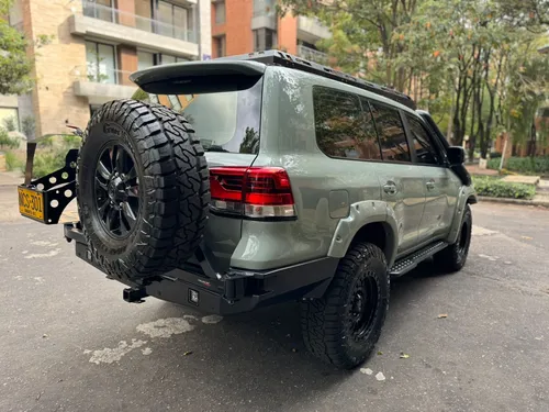 Toyota Land Cruiser 4.5 Imperial Lc200 Diésel