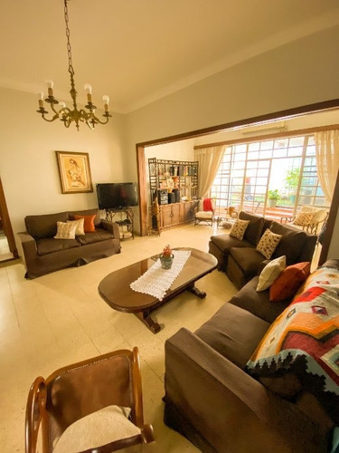 Imagen 7 de 14 de Chalet En Venta En Remedios De Escalada Oeste