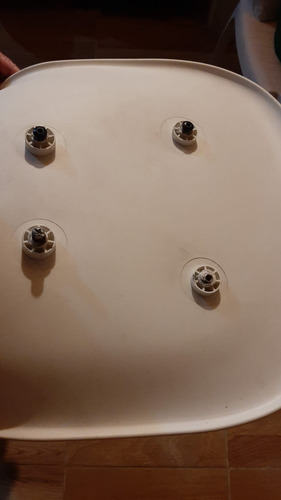 4 Sillas De Interior Eames Plástico Marrón Claro Blanco (Usado)