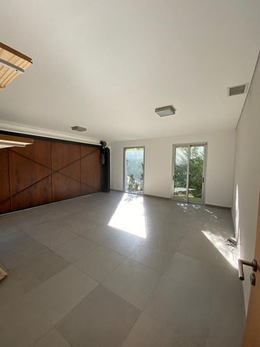 Sin Comision. Urgente!!! Escucho Oferta Razonable. Con Renta. Inmobiliarias Abstenerse.