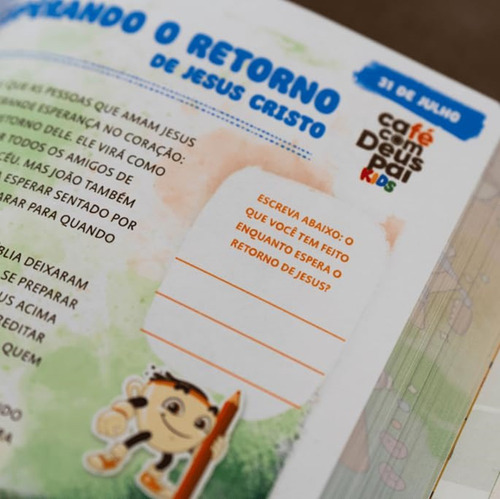 Café Com Deus Pai Kids 2025: Meu Super-herói - Capa Dura - Editora Vélos