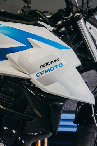 Imagen 4 de 17 de Cfmoto Nk 400 Concesionario Oficial Con Tablero Tft Nuevo!