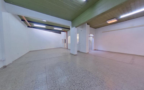 Depósito Oficinas Galpon Edificio Comercial Polo Audiovisual Productoras Tecnología Ideal Pick Up Con Montacargas Todos Medios Locomoción Chacarita 7 Baños Luminoso Alquiler Chacarita