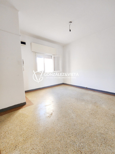 Apartamento De Un Dormitprio Sobre Bv. José Batlle Y Ordóñez, La Blanqueada