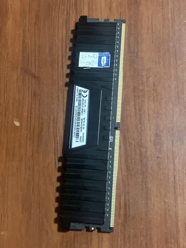 Memoria Ddr4 8gb Corsair Vengeance Lpx 2400mhz Gamer (Usado)