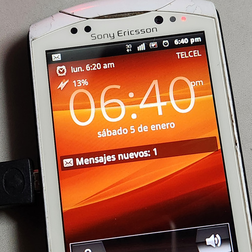 Sony Ericsson Xperia Wt19 Walkman Live Telcel, Accesorios Originales,¡ Leer Descripcion! Celular Retro Clasico Coleccion W600 W580 W380 W300 Ipod Noki Blanco (Usado)