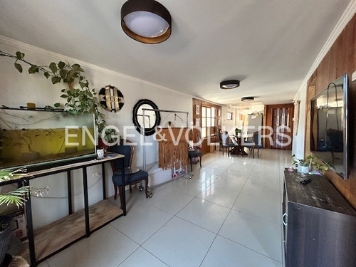 Terreno Con Casa En Magisterio