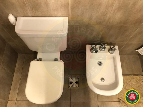 Venta Chalet - Reciclado A Nuevo - 2 Dormitorios - Entrada De Auto - Venta Condicionada !! Permuta !