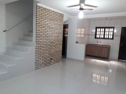 Imagem 4 de 8 de Casa Lado Praia Com Piscina E 2 Quartos Em Mongaguá-sp