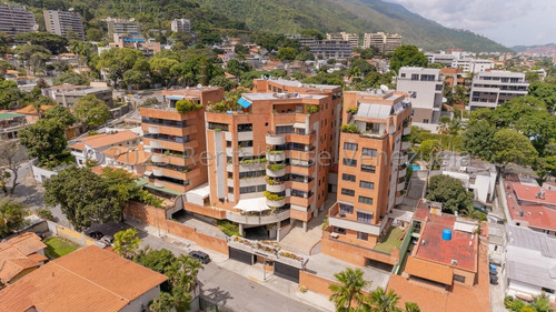 Apartamento En Venta En Altamira 24-645 Yf