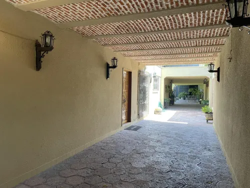 Casa De Una Planta En Renta En Álamos Primera Sección, En Condominio
