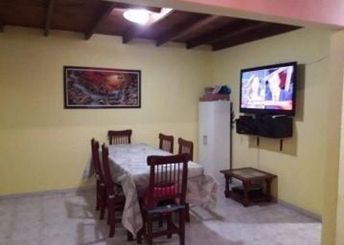 Casa En Venta - 2 Dormitorios 1 Baño - 140mts2 - La Plata