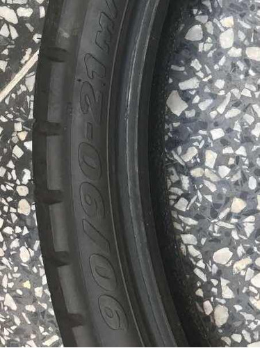 Llanta 90/90-21 Motocicleta Pirelli Scorpion