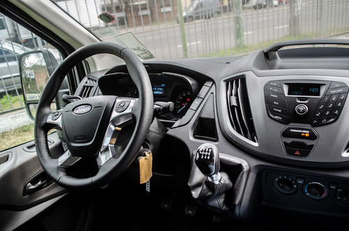 Imagen 6 de 16 de Ford Transit Diesel 2.2l Furgón Medio