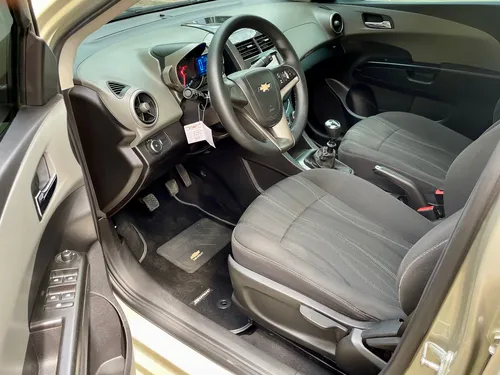 Chevrolet Sonic 1.6 Lt 5 p