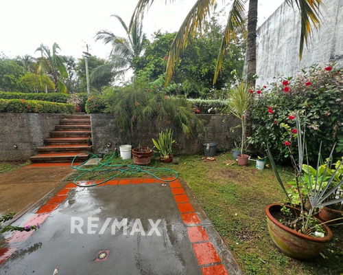 Re/max 2mil Vende Townhouse En Res. Terrazas De Guacuco, Mun. Arismendi, Isla De Margarita, Edo. Nueva Esparta
