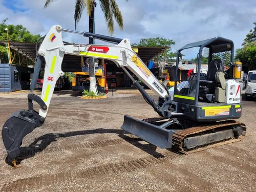 Miniexcavadora Bobcat E42 Modelo 2013