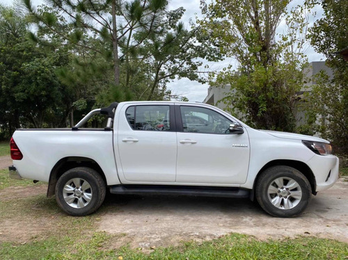 Toyota Hilux 2.8 Cd Srv 177cv 4x2 2016