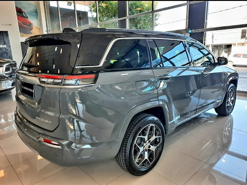 Imagen 5 de 20 de Jeep Commander 2023 2.0 Td380 At9 4x4 7pas Overland