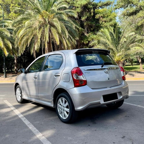 Imagen 3 de 10 de Toyota Etios 1.5 5ptas Xls At 2017