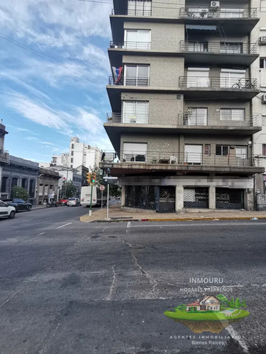 Venta De Lujoso Apartamento De 3 Dormitorios En El Centro