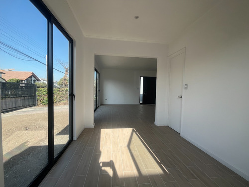 Maravillosa Casa Recién Remodelada, Finas Terminaciones.