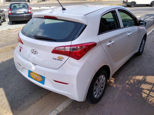 Imagem 5 de 15 de Hyundai Hb20 2013 1.6 Comfort Flex 5p
