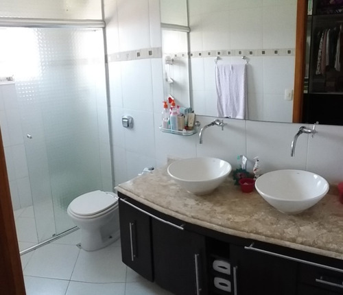 Imagem 5 de 12 de Sobrado 4 Dormitórios Rudge Ramos S.b.c. - 1033-10245