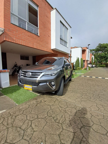 Toyota Fortuner 2.7l