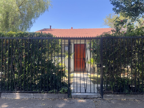 Casa En Venta De 3 Dorm. En La Florida