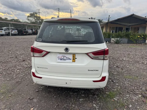 SsangYong Rodius 2.0 2wd