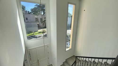 Casa En Barrio Cerrado La Morada Juan Bautista Alberdi Al 2300 -muñiz
